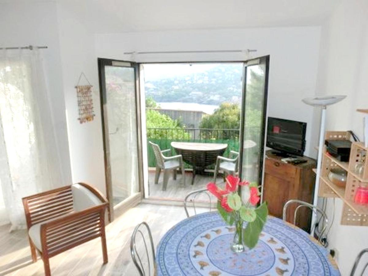 Studio A Theoule Sur Mer A 400 M De La Plage Avec Vue Sur La Mer Terrasse Amenagee Et Wifi Leilighet Eksteriør bilde